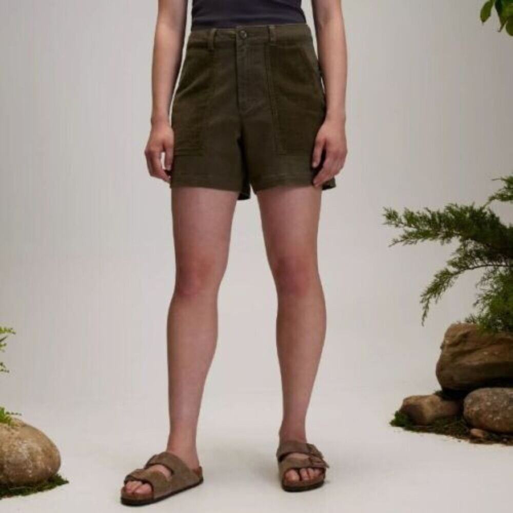 Alpine‎ Design Women's Mixed Fabric Short Olive Size 10 NWT